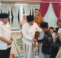 Awali Tugas, Pj Gubernur NTB Hassanudin Beri Santunan Kepada Anak Yatim