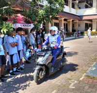 Tips Aman Melakukan Pengereman dengan Rem Kombinasi: Saran dari Safety Riding Instruktur Astra Motor NTB