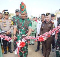 Pangdam IX/Udayana Resmikan Sumur Bor Tenaga Surya di Sumbawa Barat