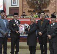 Pj Gubernur Hadiri Rapat Paripurna Penjelasan Nota Keuangan dan APBD Provinsi NTB TA 2025