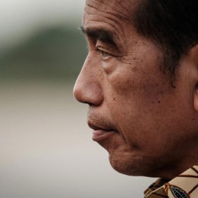 Puja-puji Berubah Caci Maki, Jokowi seperti Sendiri