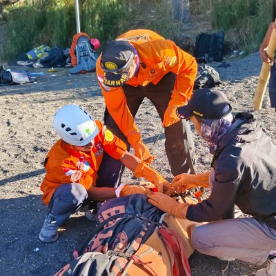 Proses Evakuasi Pendaki Jatuh di Rinjani Masih Berlangsung