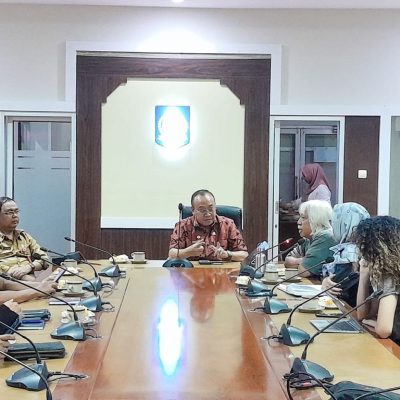 Sekda Miq Gite Terima Panitia Festival Rinjani V di Ruang Rapat Anggrek