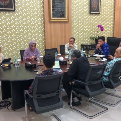 Pj Gubernur NTB Hadiri Rapat Koordinasi Bahas Antisipasi Isu PHK dan Persiapan Penetapan Upah Minimum 2025