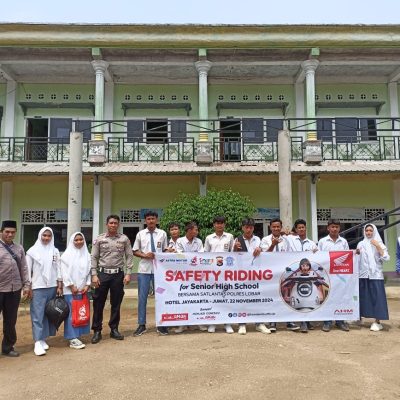 Astra Motor NTB dan Satlantas Polres Lombok Barat Gelar Edukasi Safety Riding di Pondok Pesantren & SMK Plus Darul Quran Wal Hadits