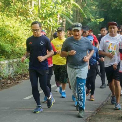 Pj. Gubernur NTB dan Wamendagri Olahraga Trail Running Bersama di Lombok Barat, Bahas Kesiapan FORNAS VIII 2025