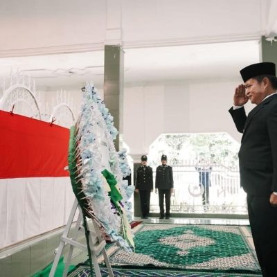 Pj. Gubernur NTB Ziarah ke Makam Pahlawan Nasional TGH Muhammad Zainuddin Abdul Madjid