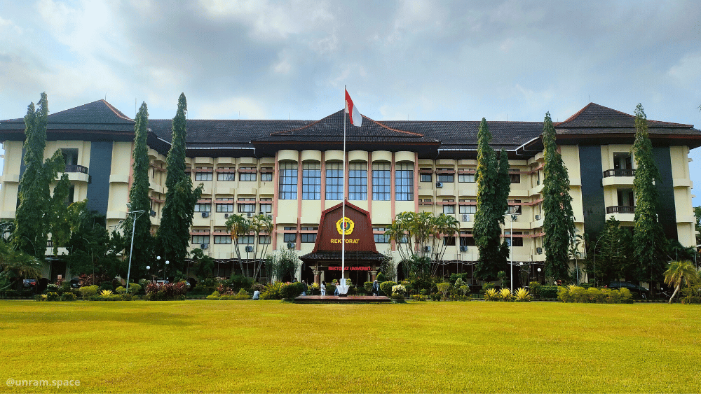 foto rektorat unram