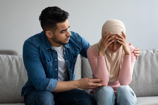 Suami istri cerai bertemu di surga. Foto: Getty Images/Prostock-Studio