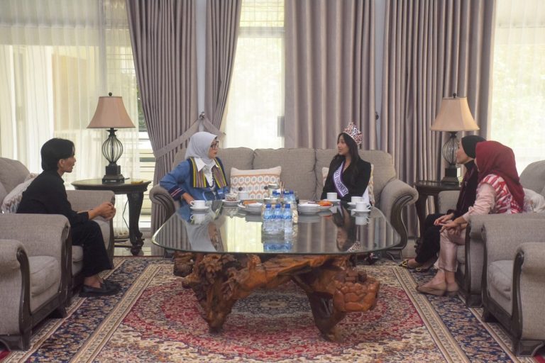 x1774572543_1000305307.jpg.pagespeed.ic.kj2KOp9Nqr